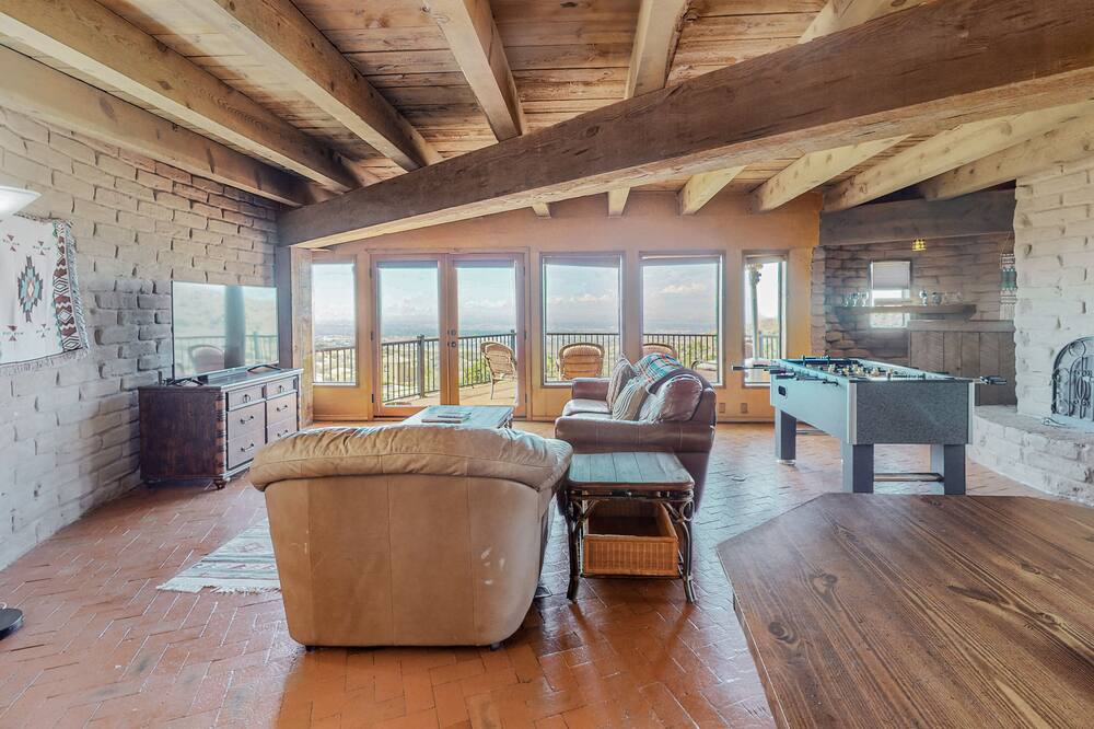 Photo of Livingroom in Northeast Heights