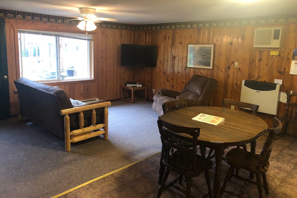 Photo of Livingroom in Hines