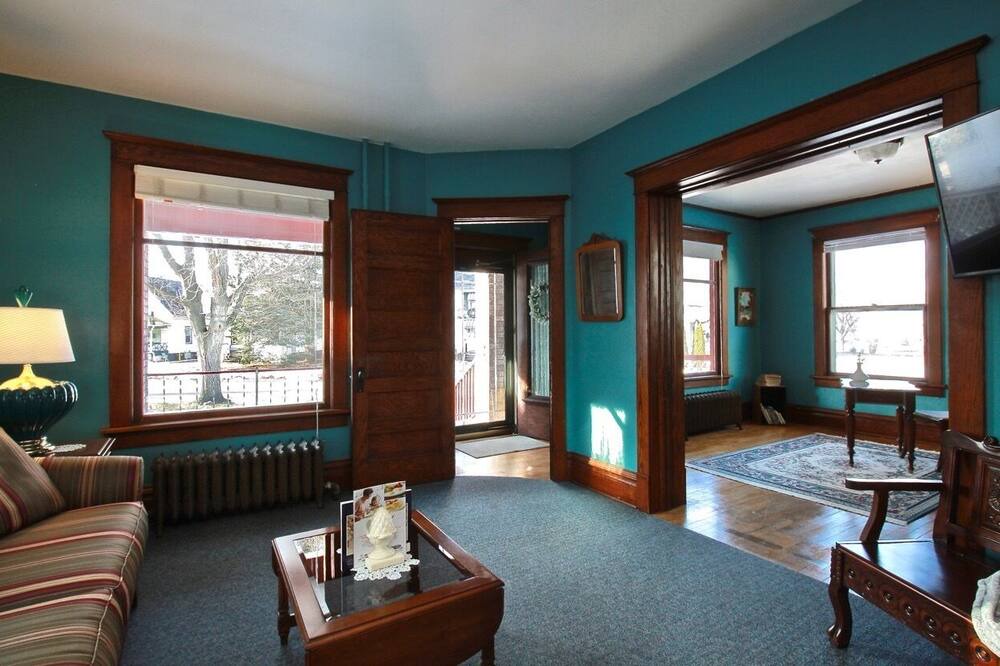 Photo of Livingroom in Beloit