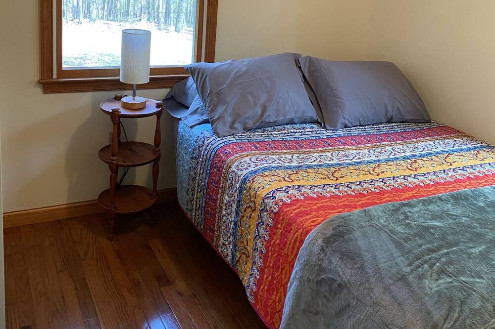 Photo of Bedroom in Berkeley Springs