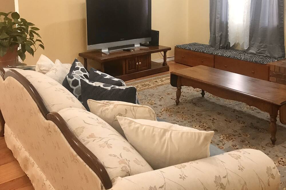 Photo of Livingroom in Heritage Hills