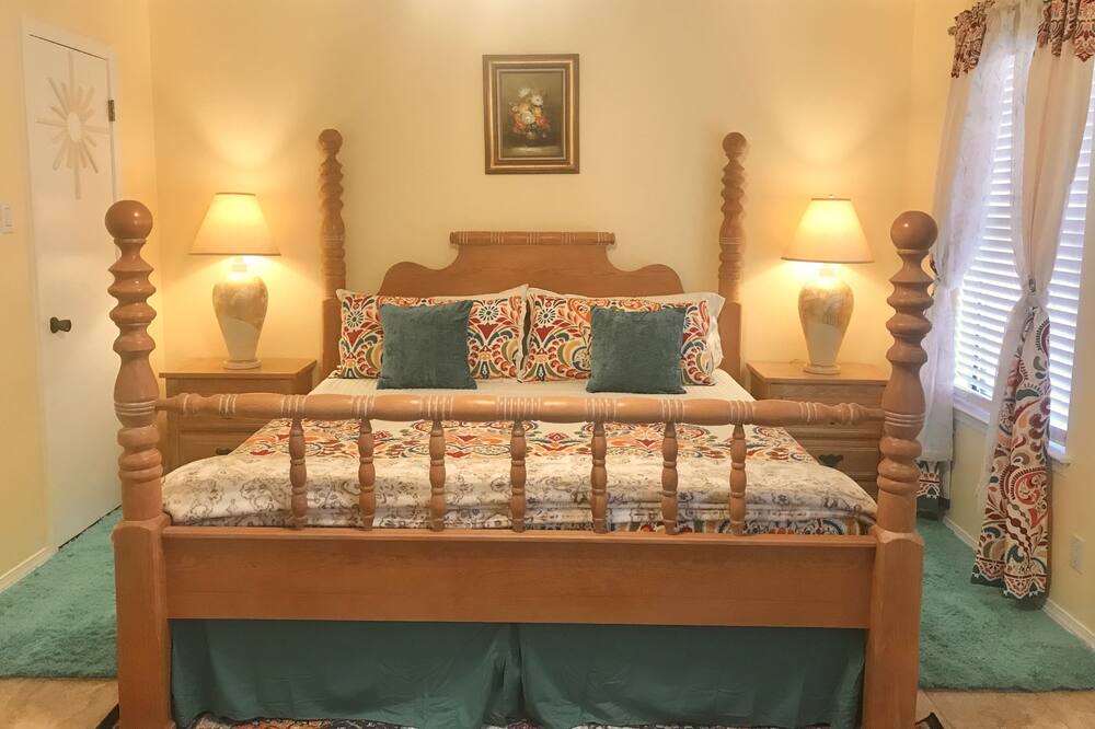 Photo of Bedroom in Heritage Hills