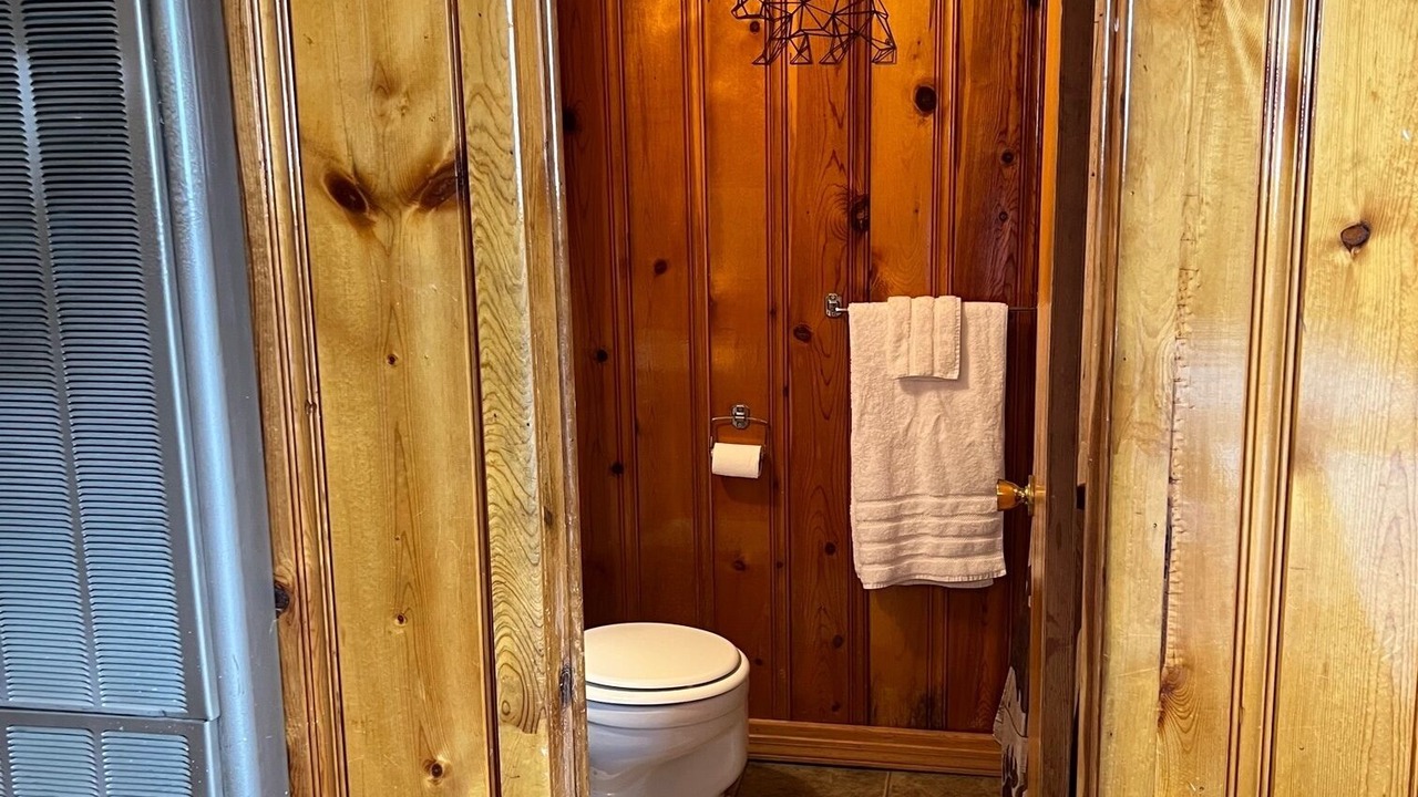 Photo of Bathroom in Red River
