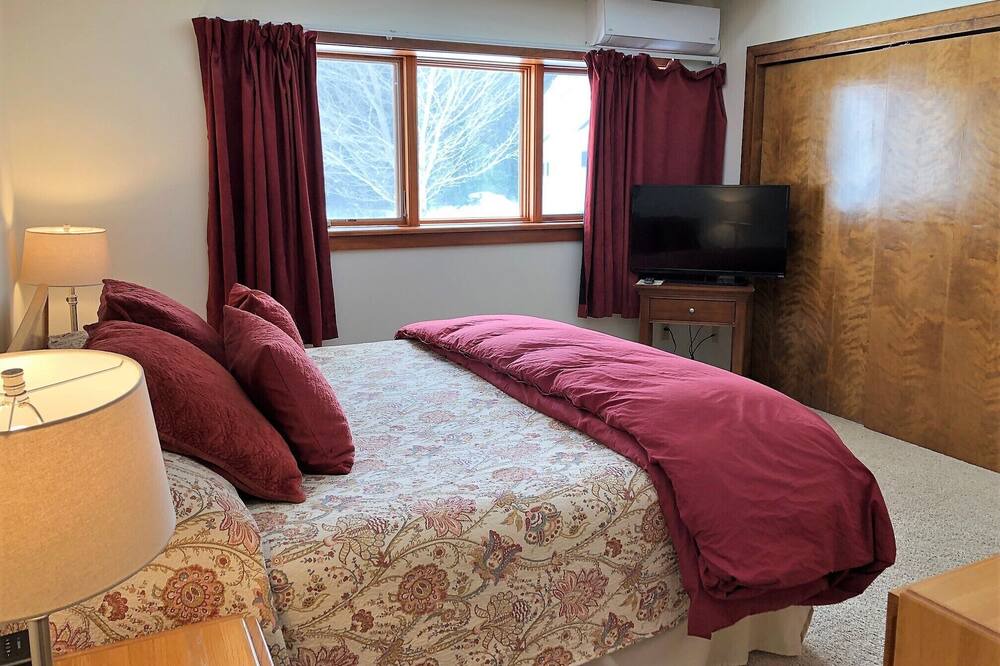 Photo of Bedroom in Stowe Area