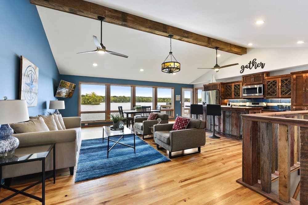 Photo of Livingroom in Burnsville