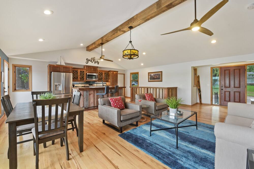 Photo of Livingroom in Burnsville