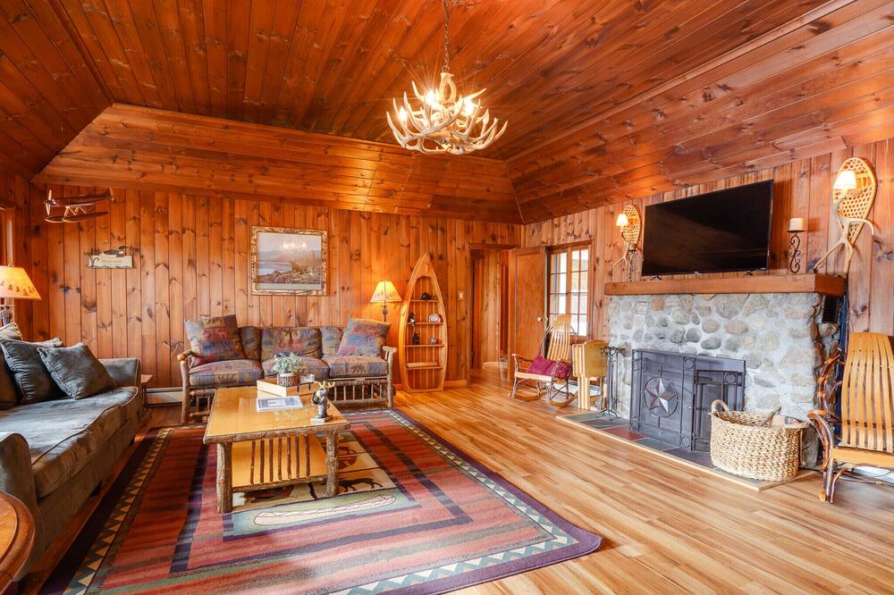 Photo of Livingroom in Long Lake