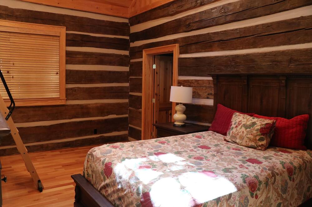Photo of Bedroom in Caldwell