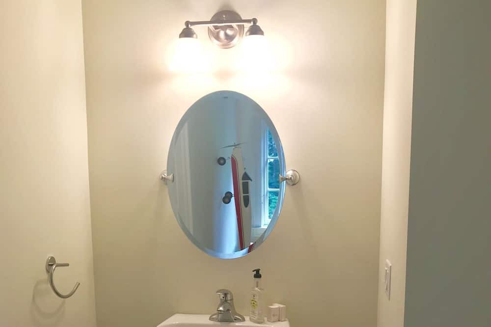 Photo of Bathroom in Winhall