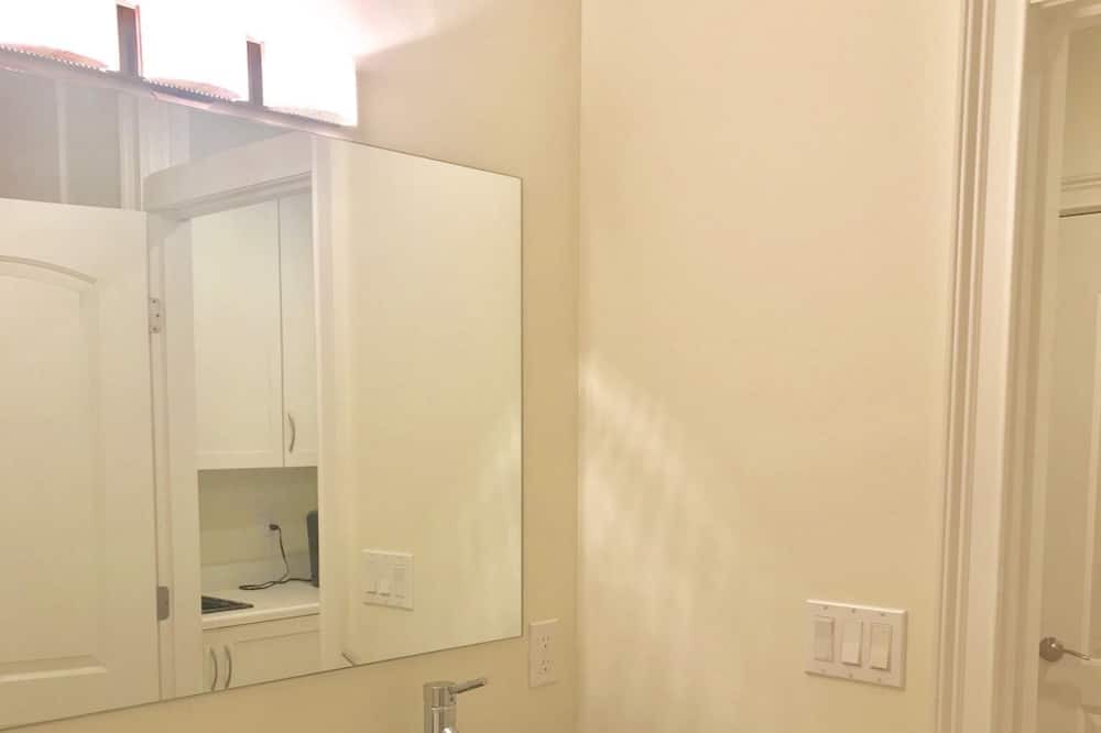 Photo of Bathroom in Winhall