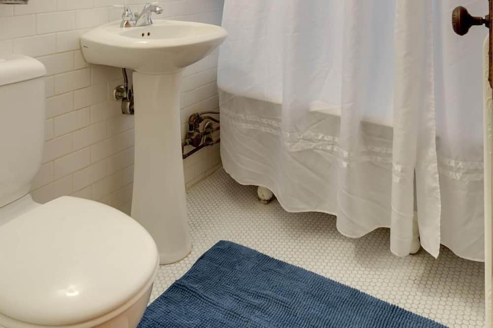 Photo of Bathroom in Powderhorn Park