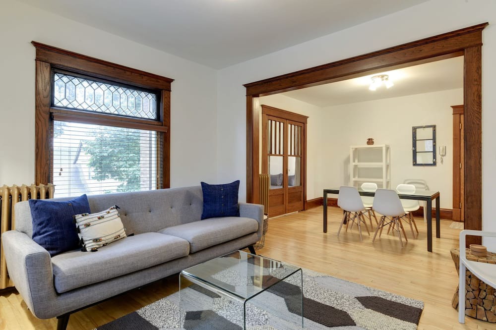 Photo of Livingroom in Powderhorn Park