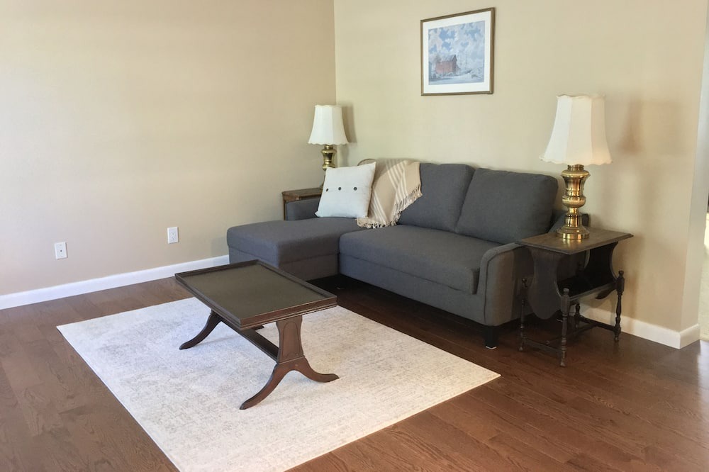 Photo of Livingroom in Williston North