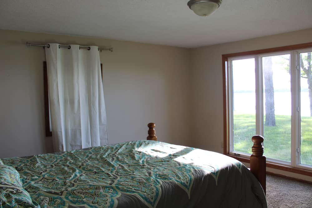 Photo of Bedroom in Clear Lake