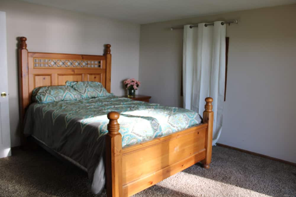 Photo of Bedroom in Clear Lake