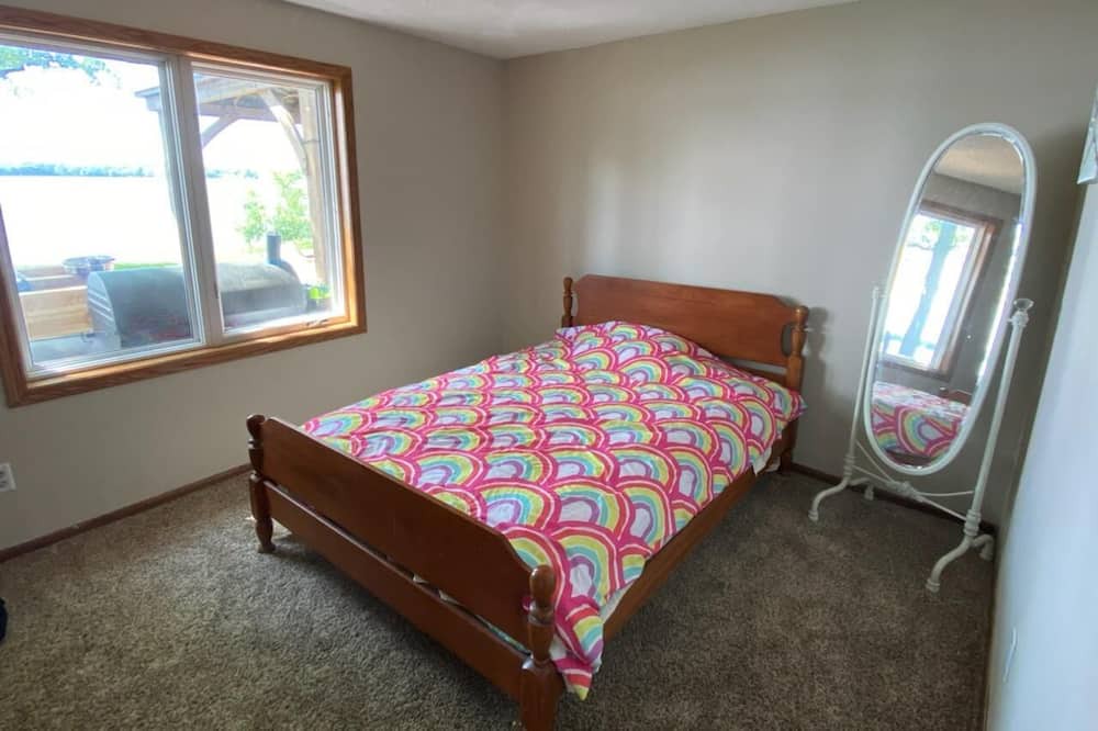 Photo of Bedroom in Clear Lake