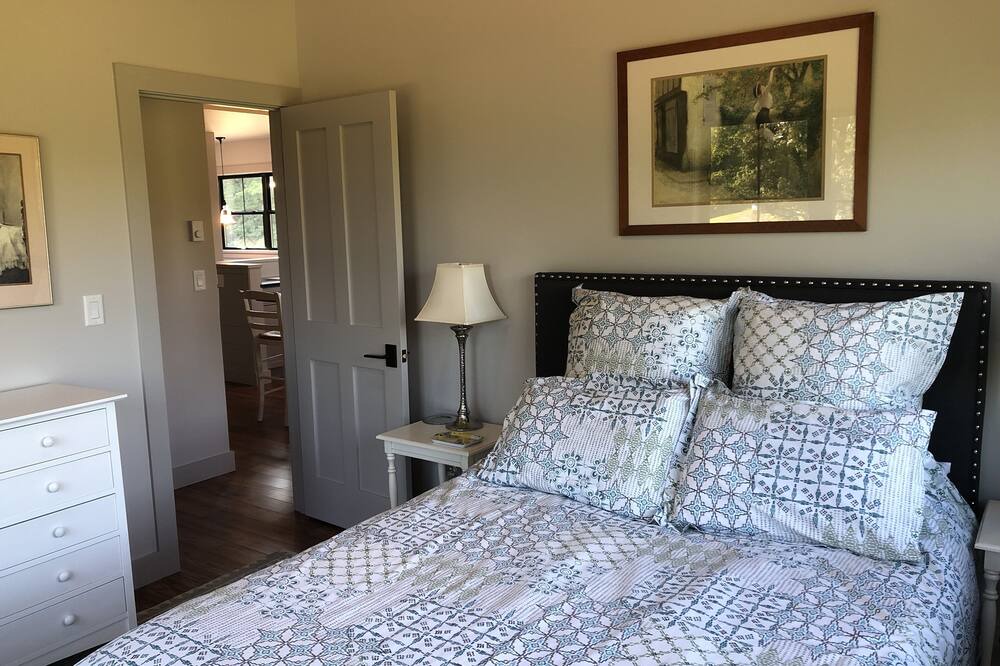 Photo of Bedroom in Middlebury - Warren