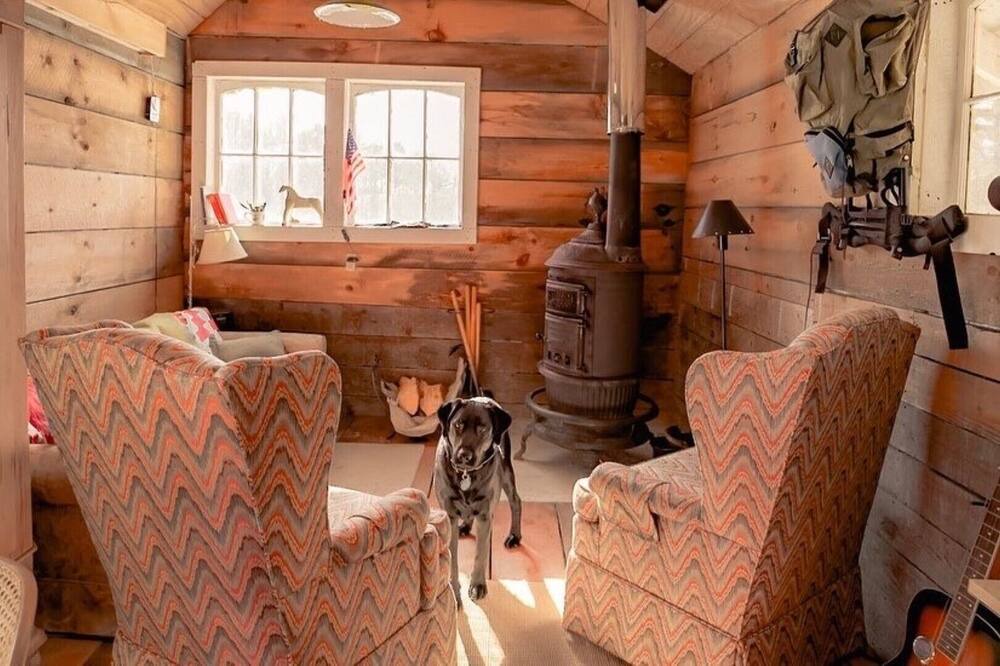 Photo of Livingroom in South Londonderry