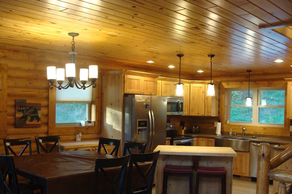 Photo of Bedroom in Decorah