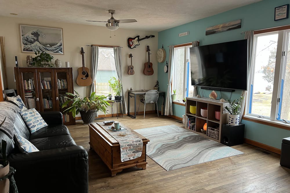 Photo of Livingroom in East Lansing