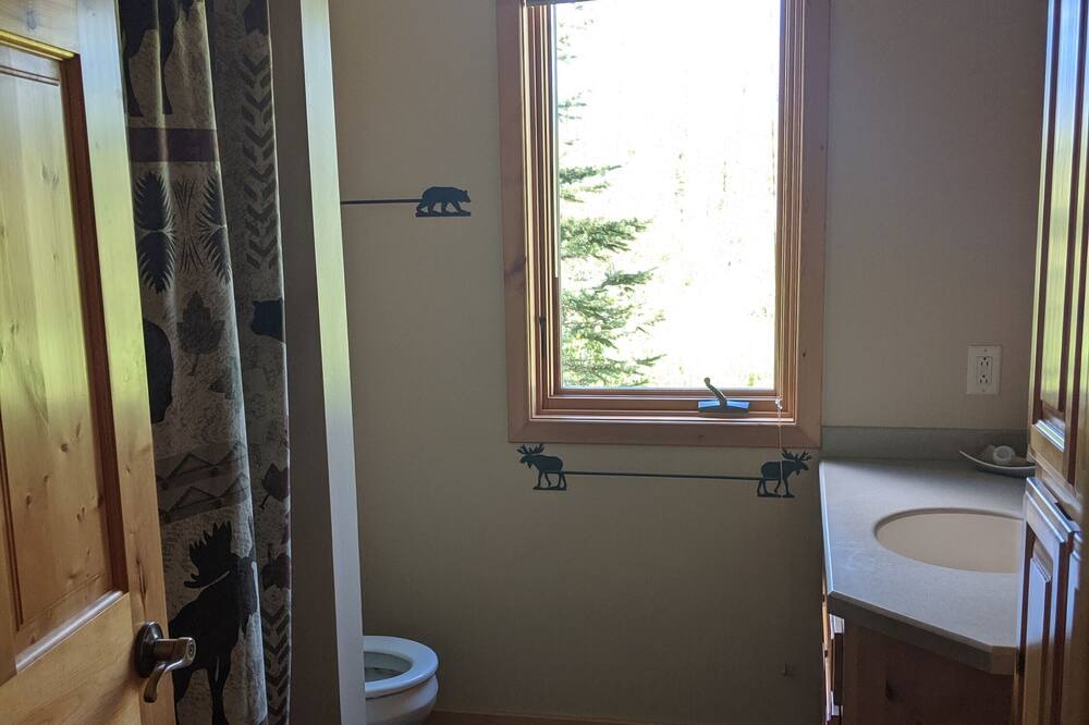 Photo of Bathroom in Siren