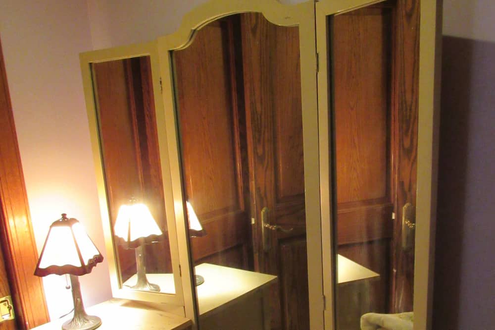 Photo of Bedroom in Canoncito