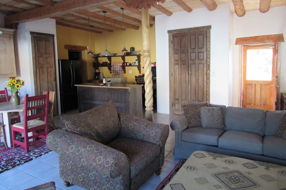 Photo of Livingroom in Canoncito