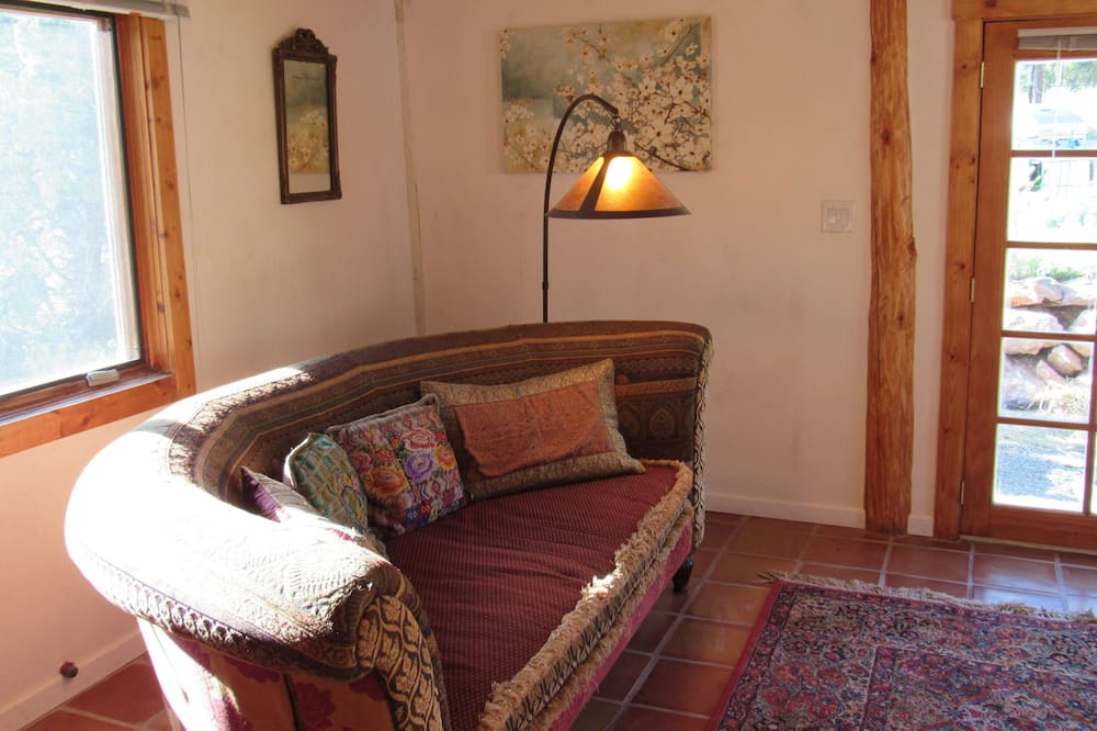 Photo of Livingroom in Canoncito
