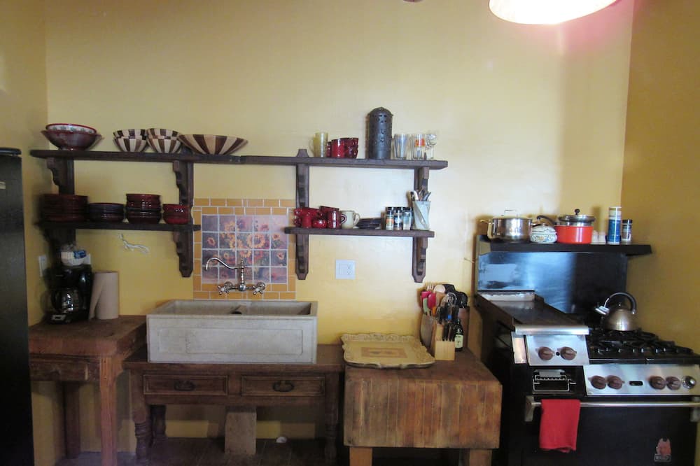 Photo of Bedroom in Canoncito