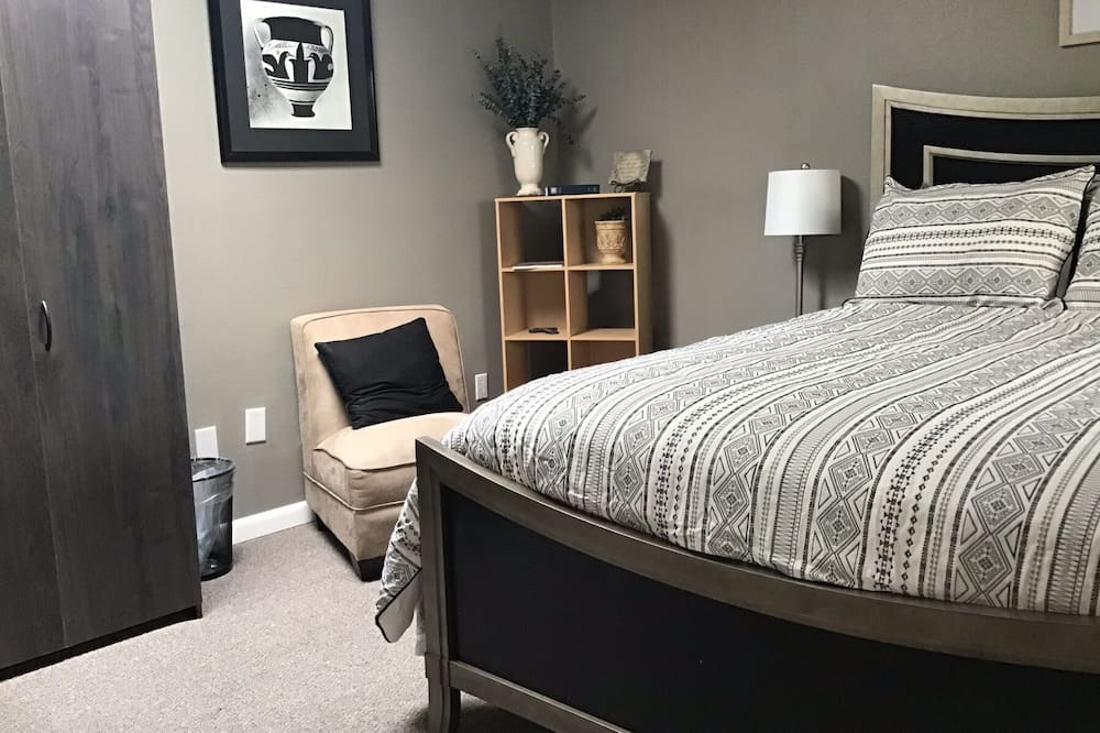 Photo of Bedroom in West Bluff