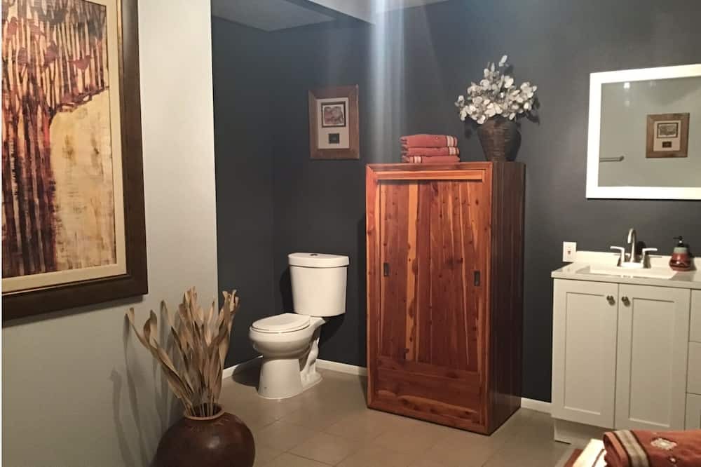Photo of Bathroom in West Bluff