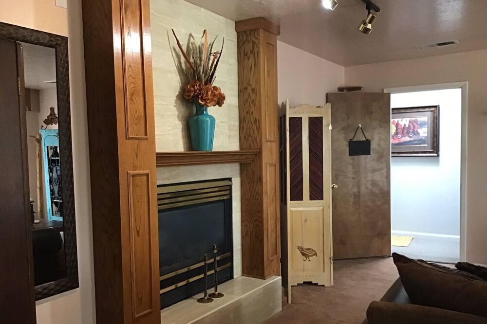 Photo of Livingroom in West Bluff