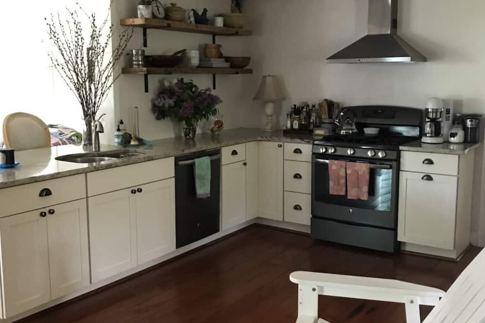 Photo of Kitchen in Munsonville