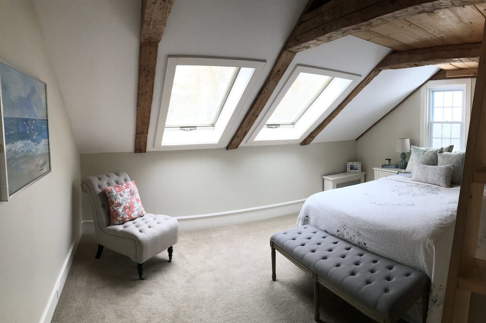 Photo of Bedroom in Munsonville