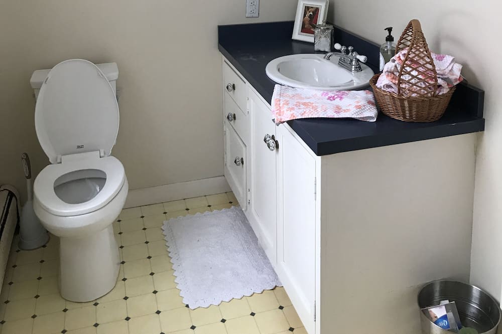 Photo of Bathroom in Munsonville