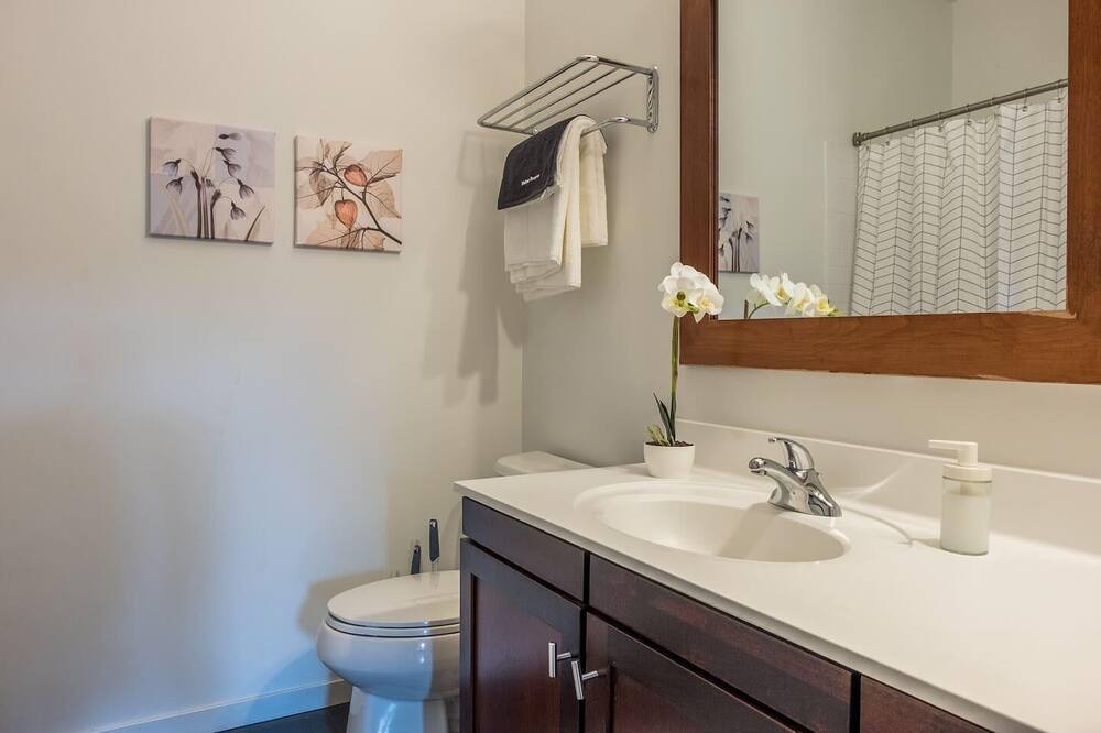 Photo of Bathroom in Mill District