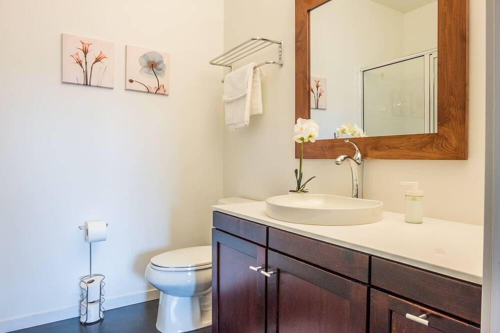 Photo of Bathroom in Mill District