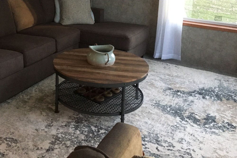 Photo of Bedroom in Maple Lake