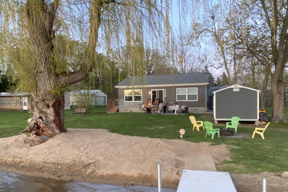 Photo of Outdoor in Maple Lake