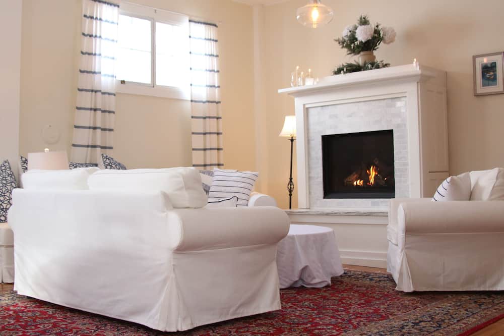 Photo of Livingroom in Pittsford