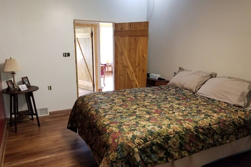 Photo of Bedroom in Confluence