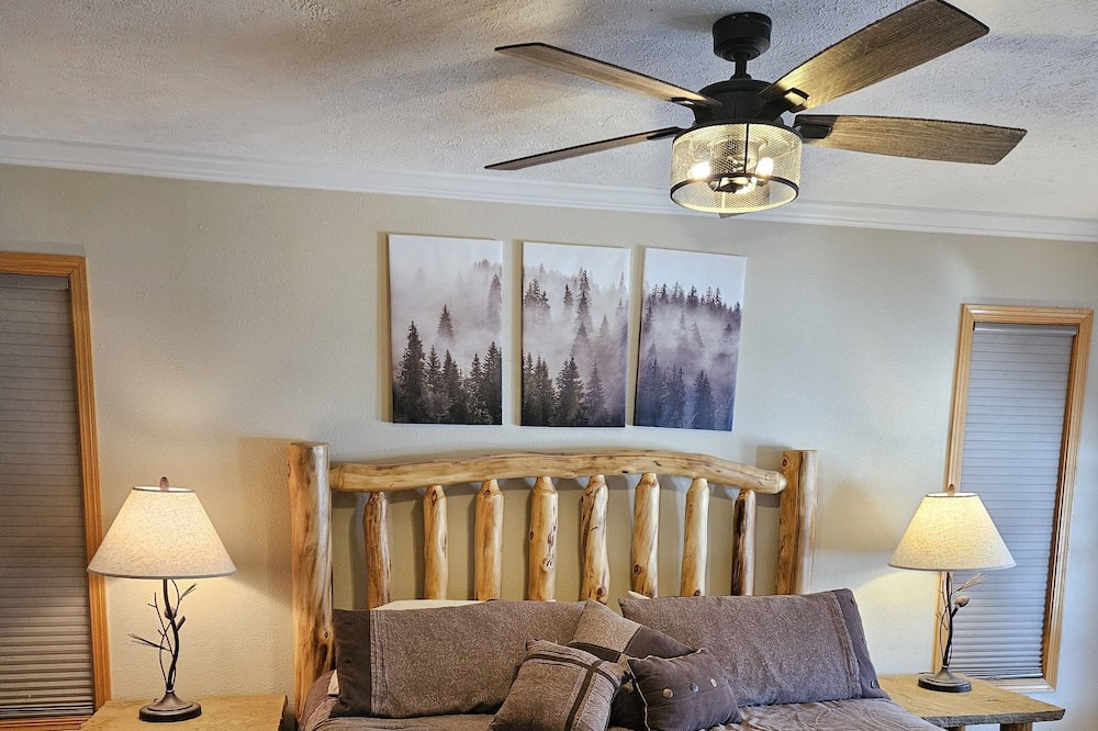 Photo of Bedroom in Alpine Village
