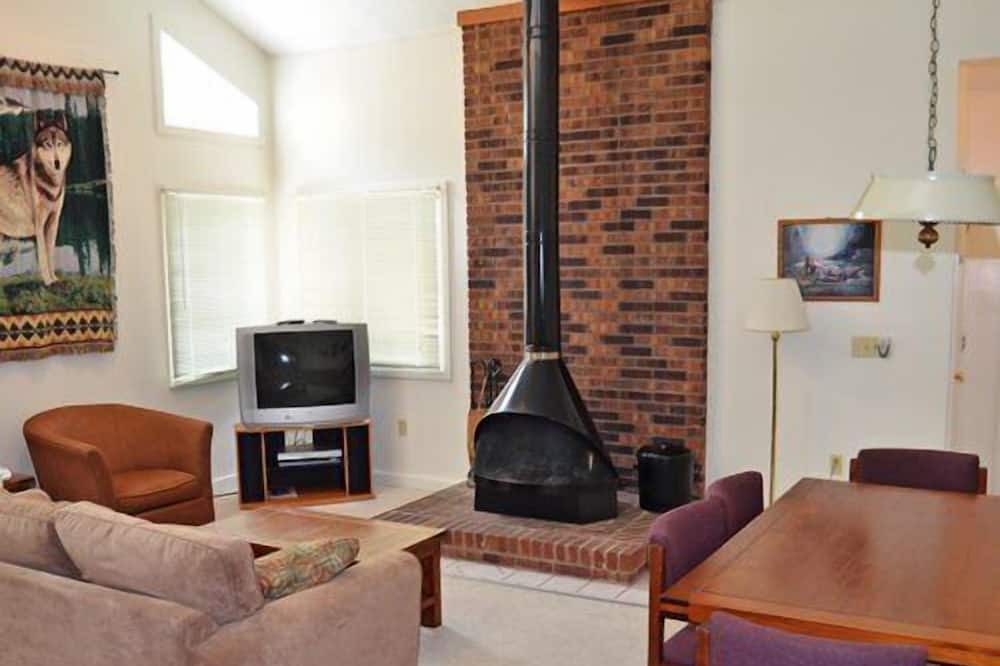 Photo of Livingroom in Basye