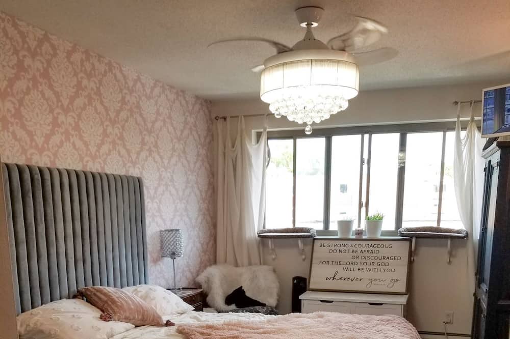 Photo of Bedroom in Linden Hills