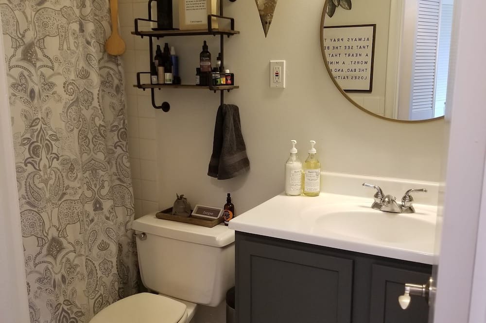 Photo of Bathroom in Linden Hills