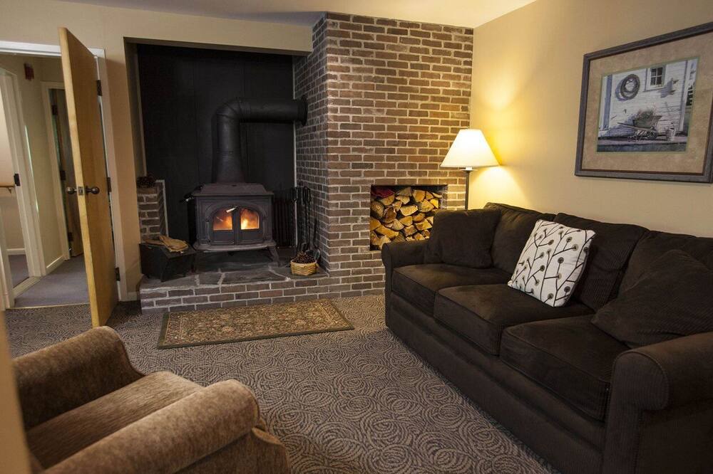 Photo of Livingroom in Warren