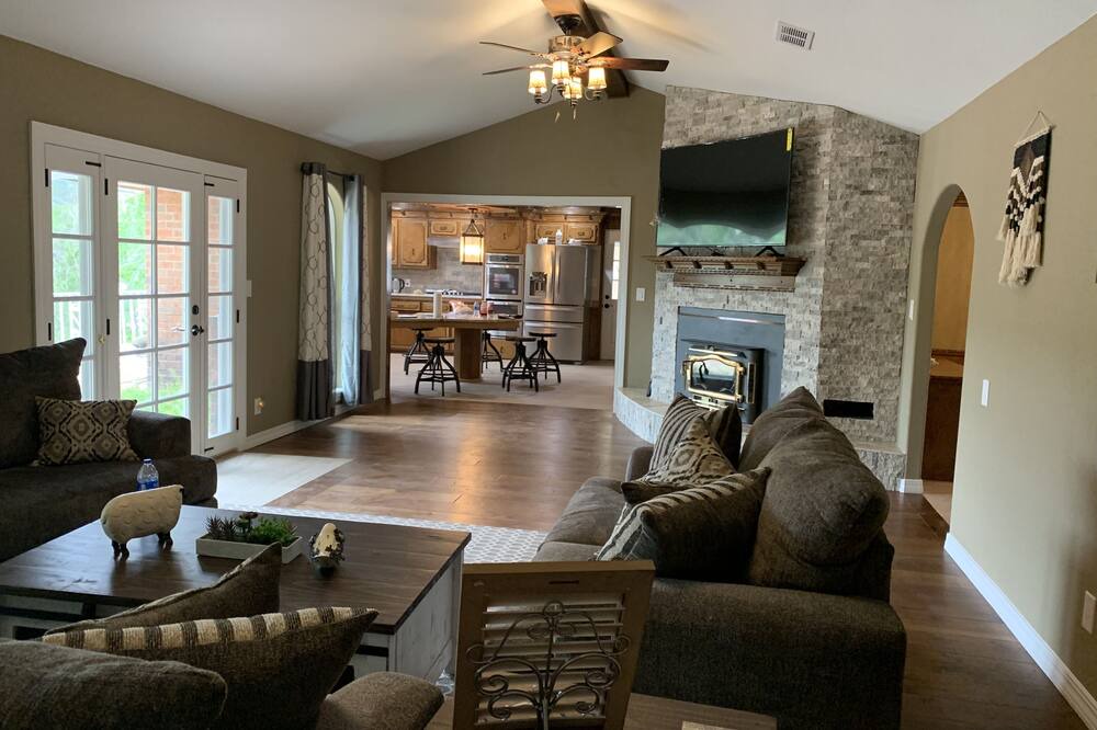 Photo of Livingroom in Howard