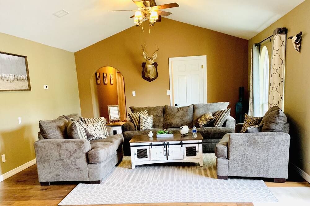 Photo of Livingroom in Howard
