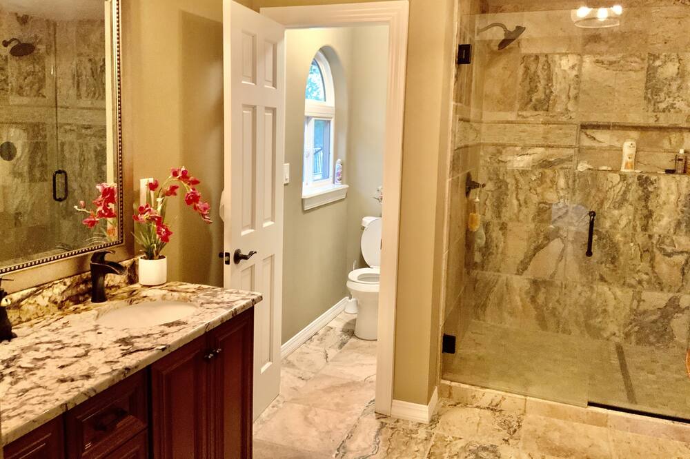 Photo of Bathroom in Howard