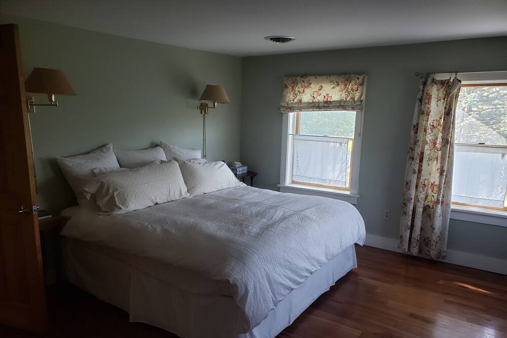 Photo of Bedroom in Town of White Creek